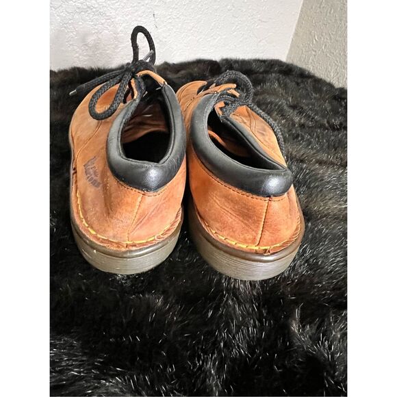 DR MARTENS Mens 10    Brown / orangish Harvest lace up Shoe